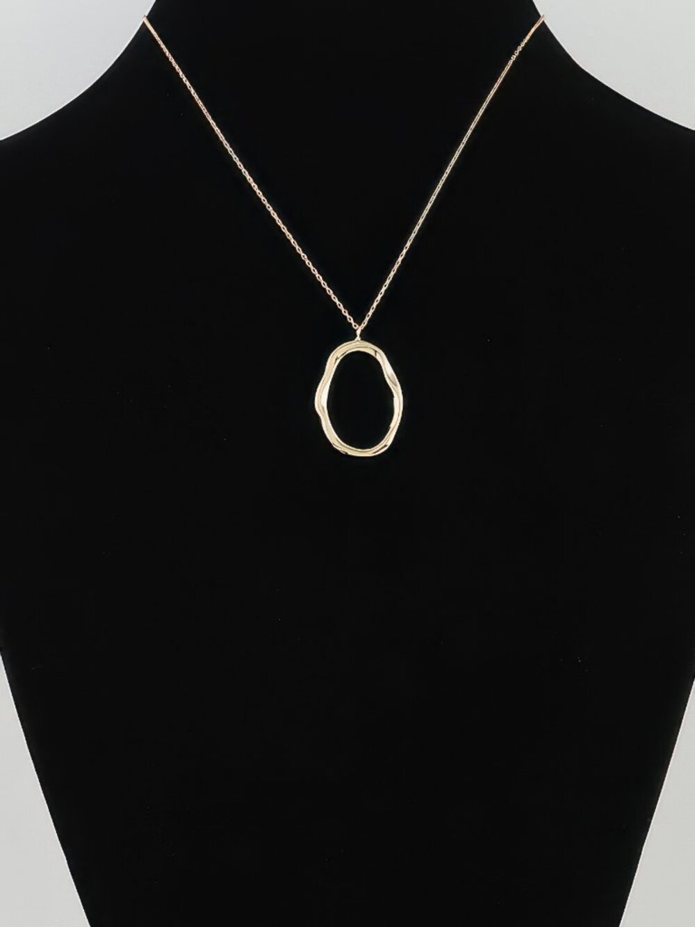 Hammered Ripple Oval Twisted Necklace